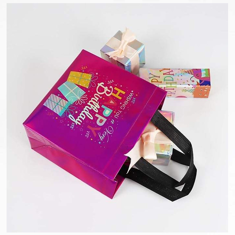 다양한 크기의 색상 조정 부직포 생일 가방